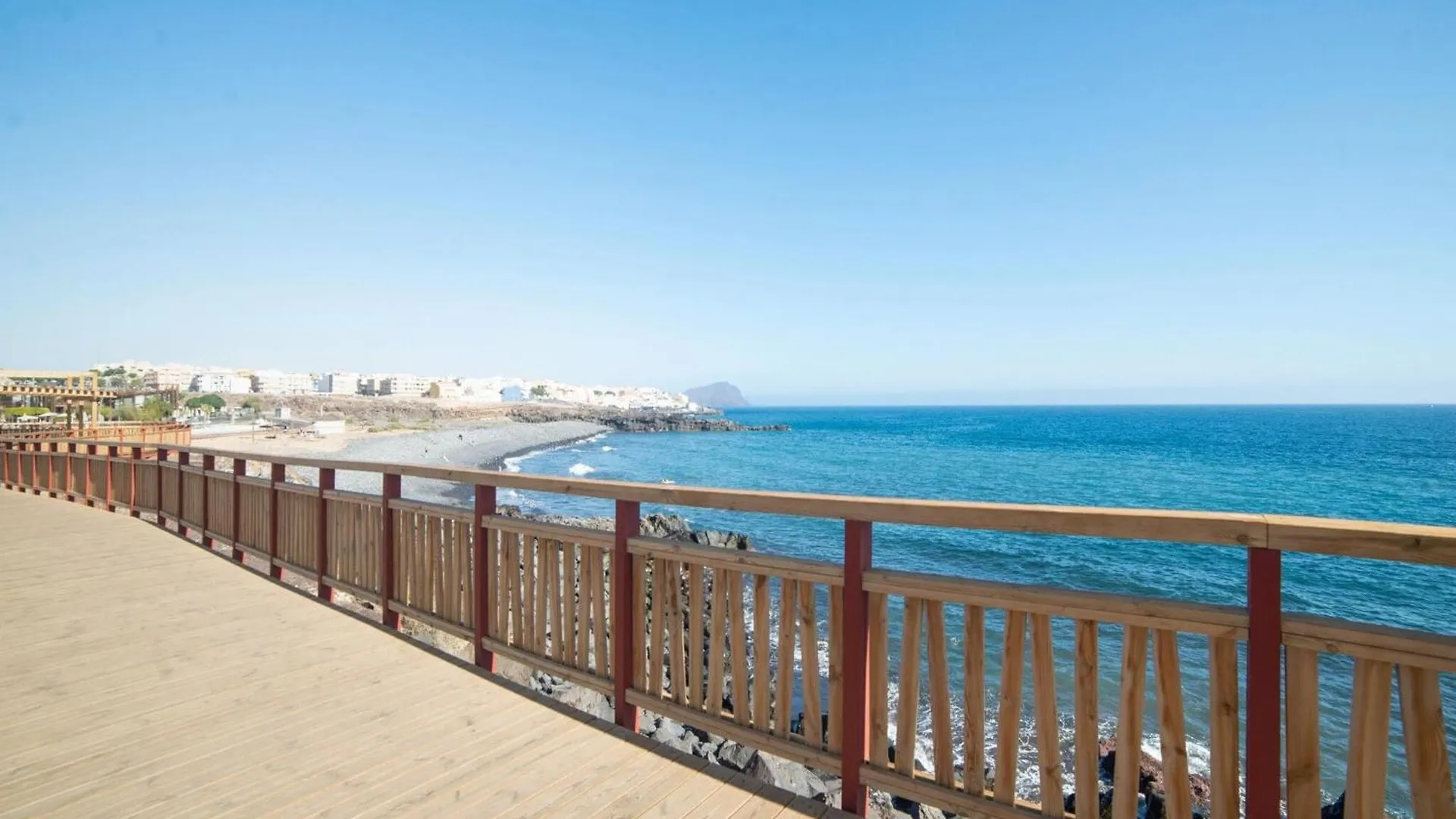 Vintage Style Holiday Home Near The Beach 로스실로스