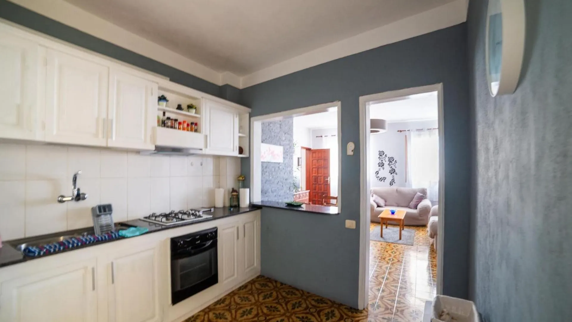 Vintage Style Holiday Home Near The Beach 로스실로스