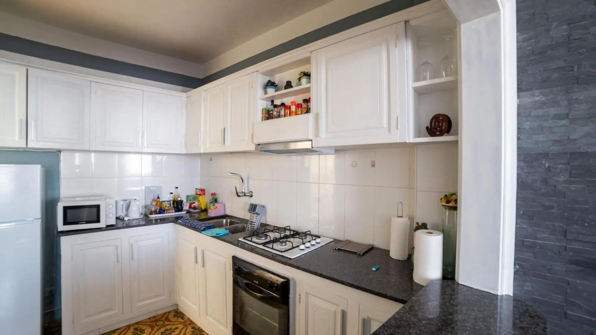 Vintage Style Holiday Home Near The Beach 로스실로스
