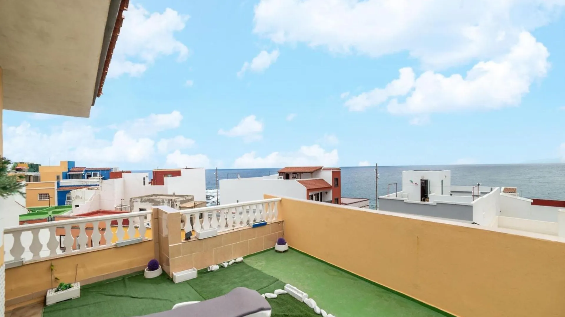 Vintage Style Holiday Home Near The Beach 로스실로스 0*,